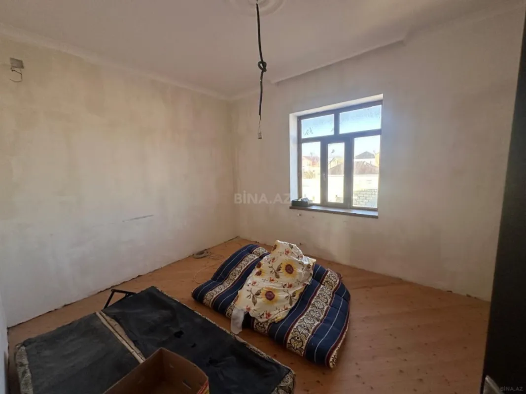 Satılır 7 otaqlı həyət evi 225 m²
