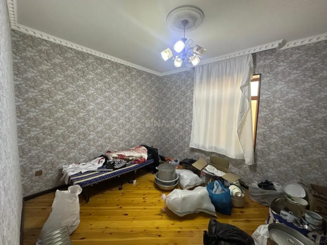 Satılır 7 otaqlı həyət evi 225 m²