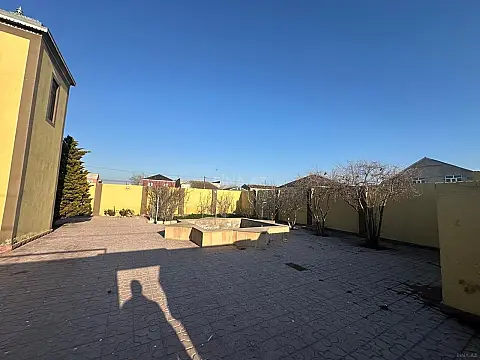 Satılır 7 otaqlı həyət evi 225 m²