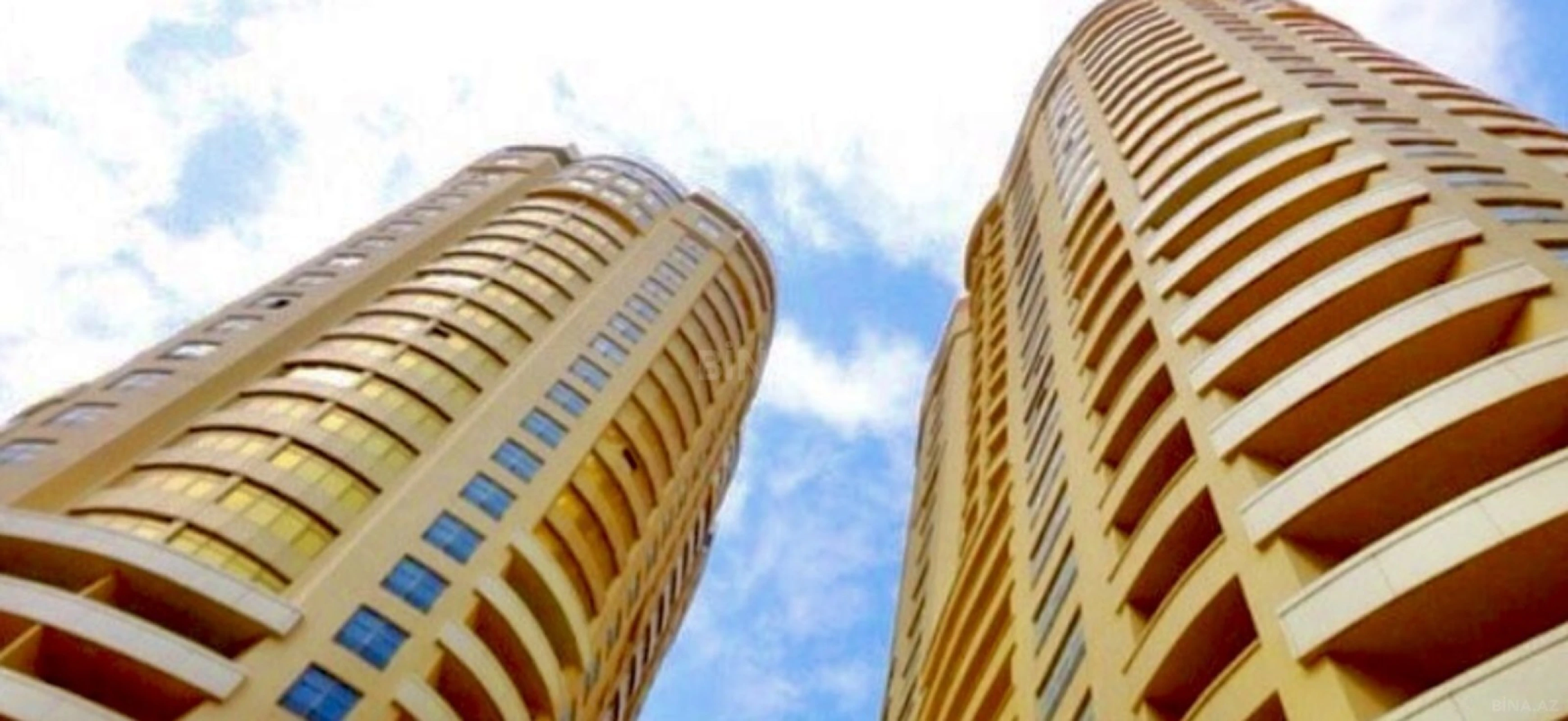 Satılır 4 otaqlı mənzil 214 m²