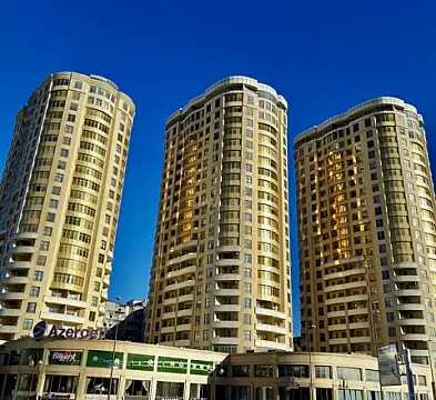 Satılır 4 otaqlı mənzil 214 m²
