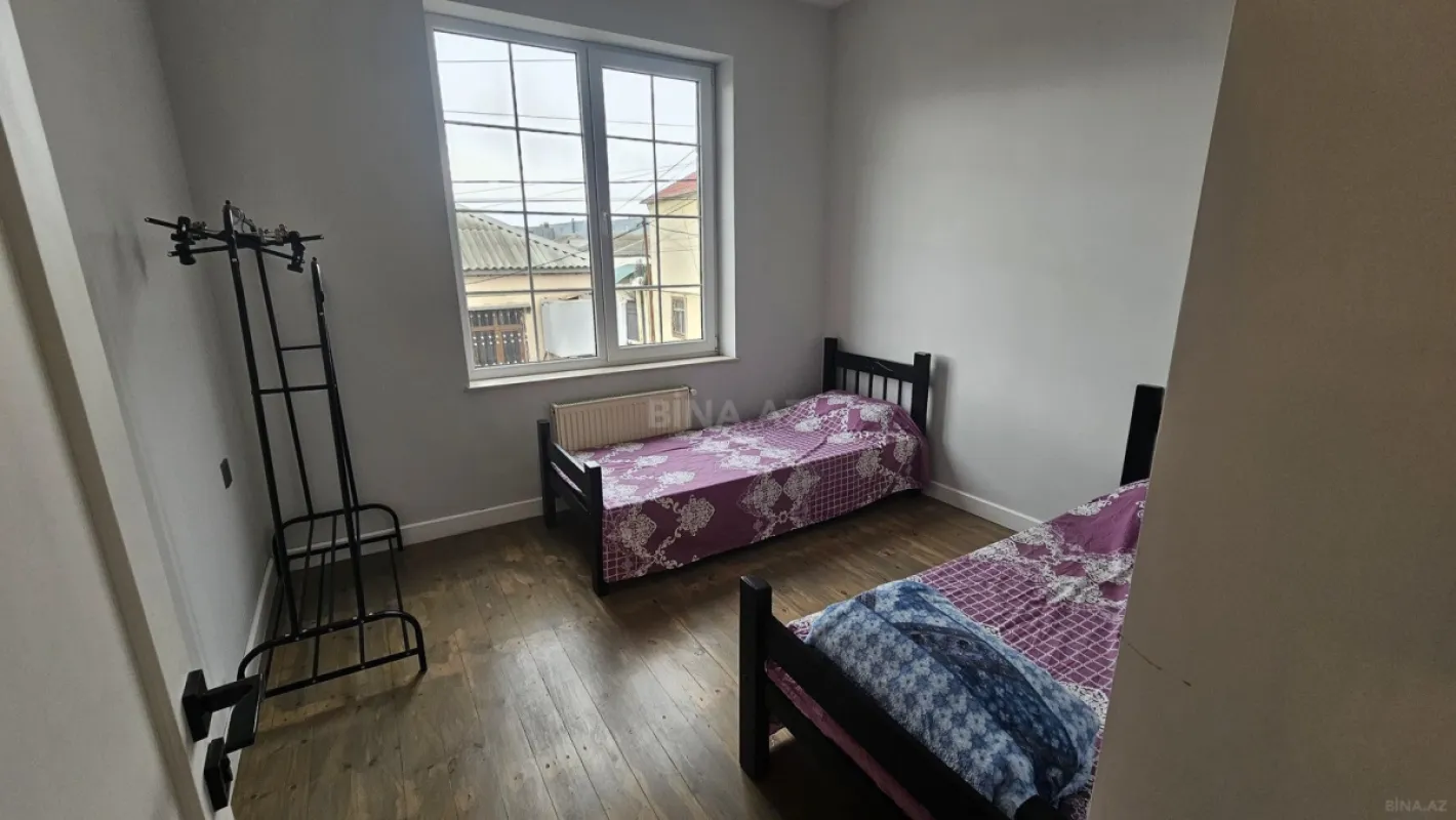 Kirayə verilir 9 otaqlı həyət evi 400 m²