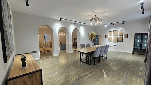 Kirayə verilir 9 otaqlı həyət evi 400 m²