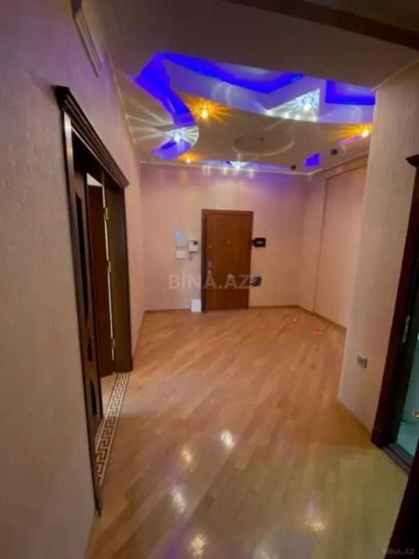 Satılır 3 otaqlı mənzil 136 m²