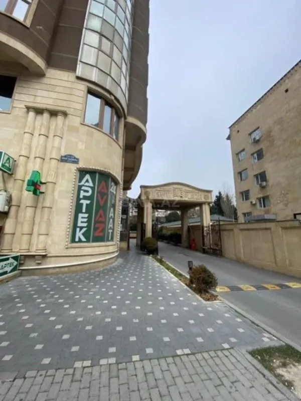 Satılır 3 otaqlı mənzil 136 m²