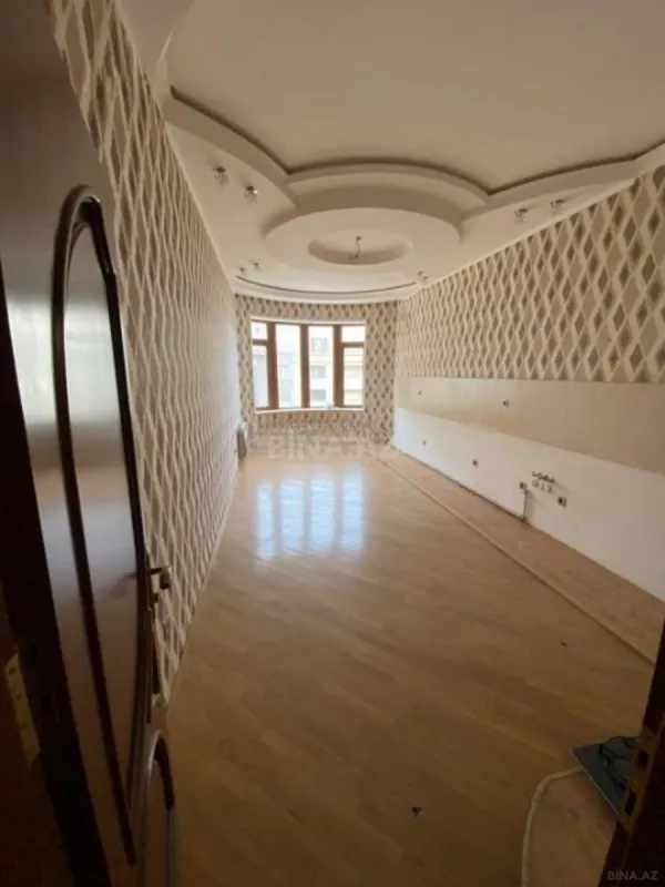 Satılır 3 otaqlı mənzil 136 m²