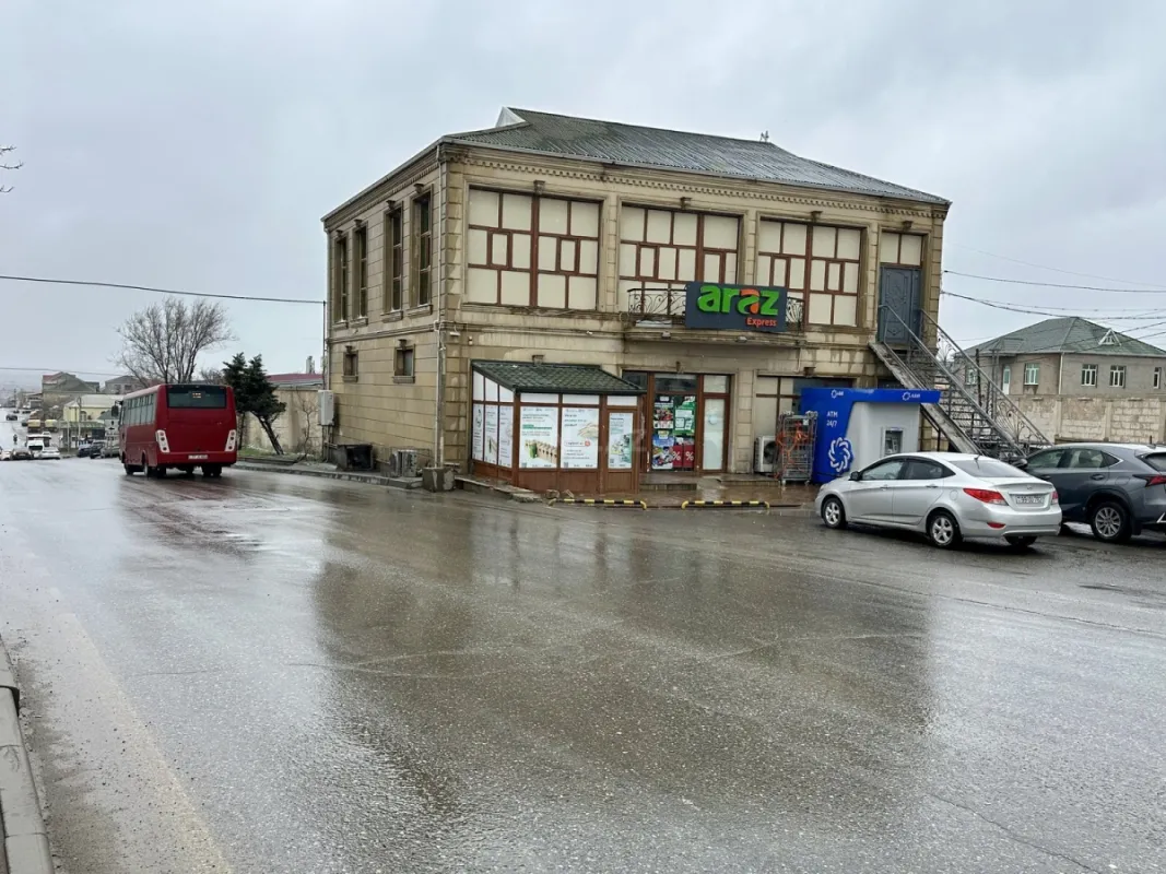 Satılır obyekt 370 m²