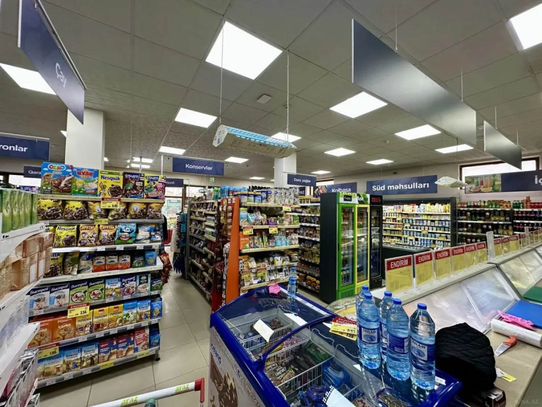 Satılır obyekt 370 m²