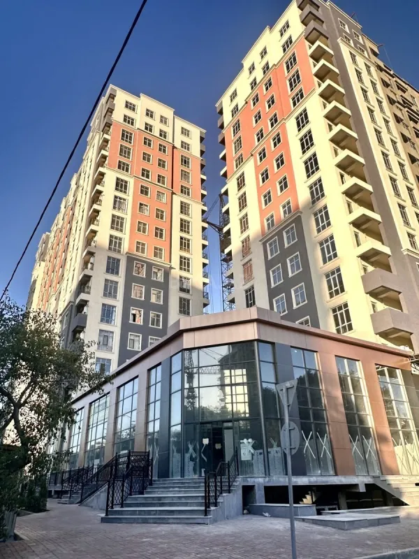 Satılır 2 otaqlı mənzil 76.5 m²