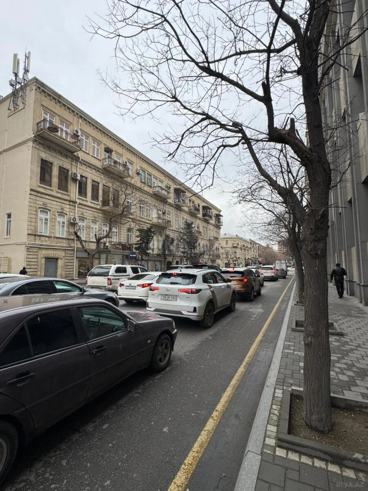 Satılır obyekt 416 m²