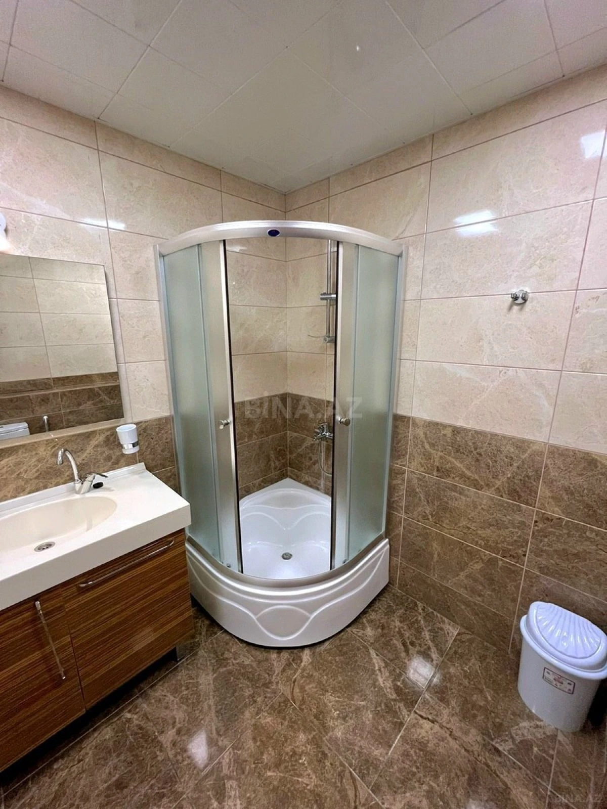 Kirayə verilir 3 otaqlı mənzil 150 m²