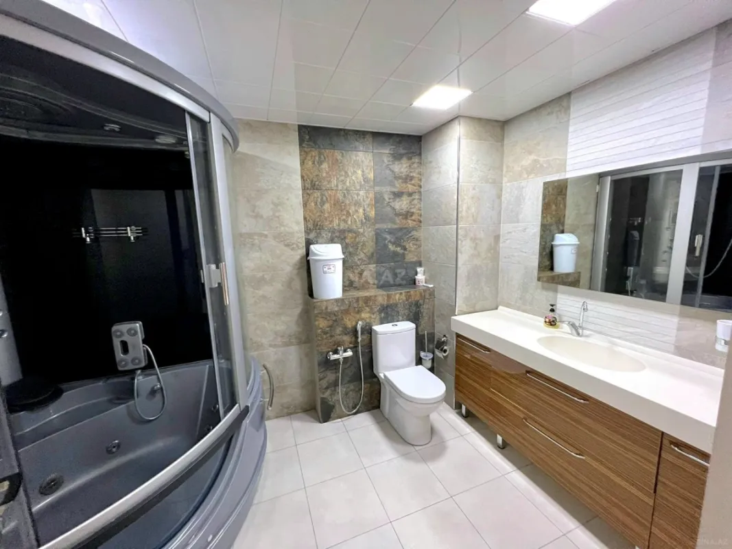 Kirayə verilir 3 otaqlı mənzil 150 m²