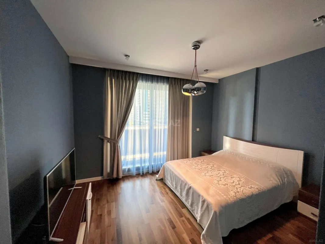 Kirayə verilir 3 otaqlı mənzil 150 m²