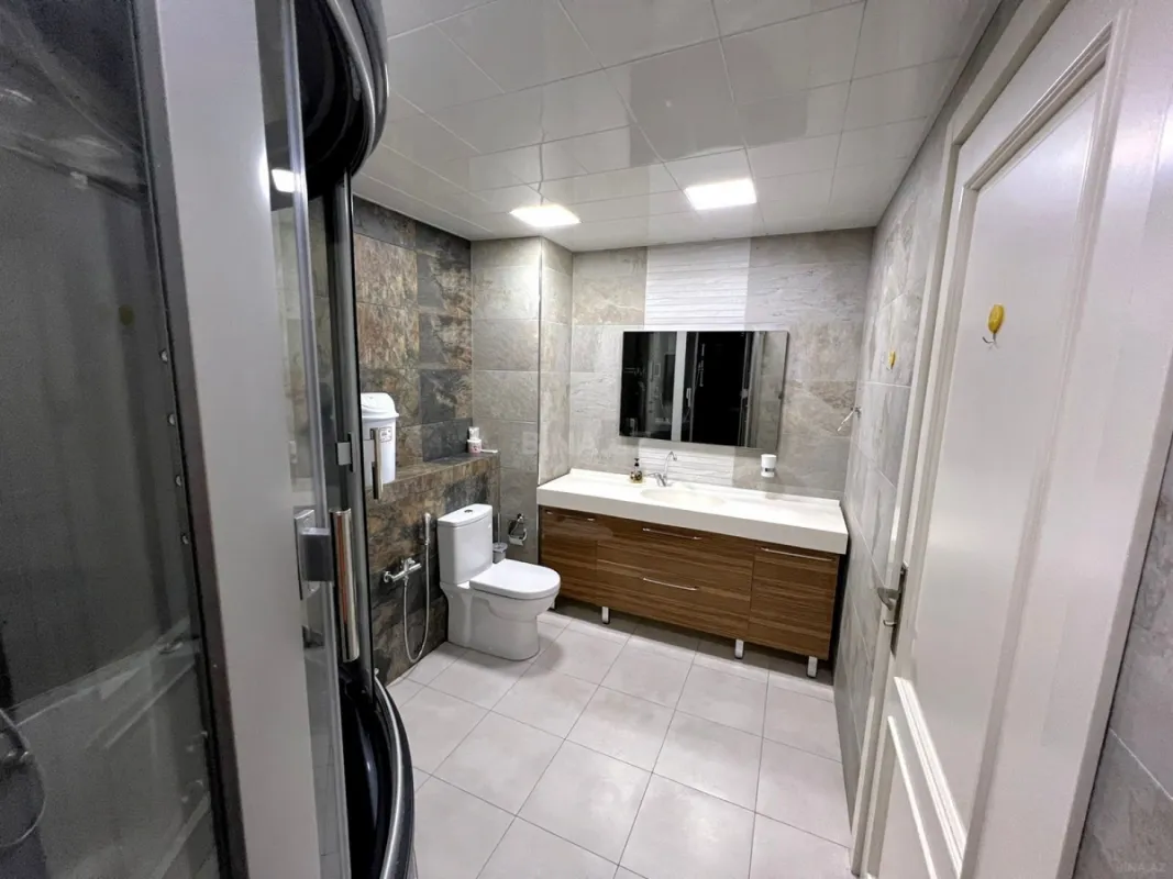 Kirayə verilir 3 otaqlı mənzil 150 m²