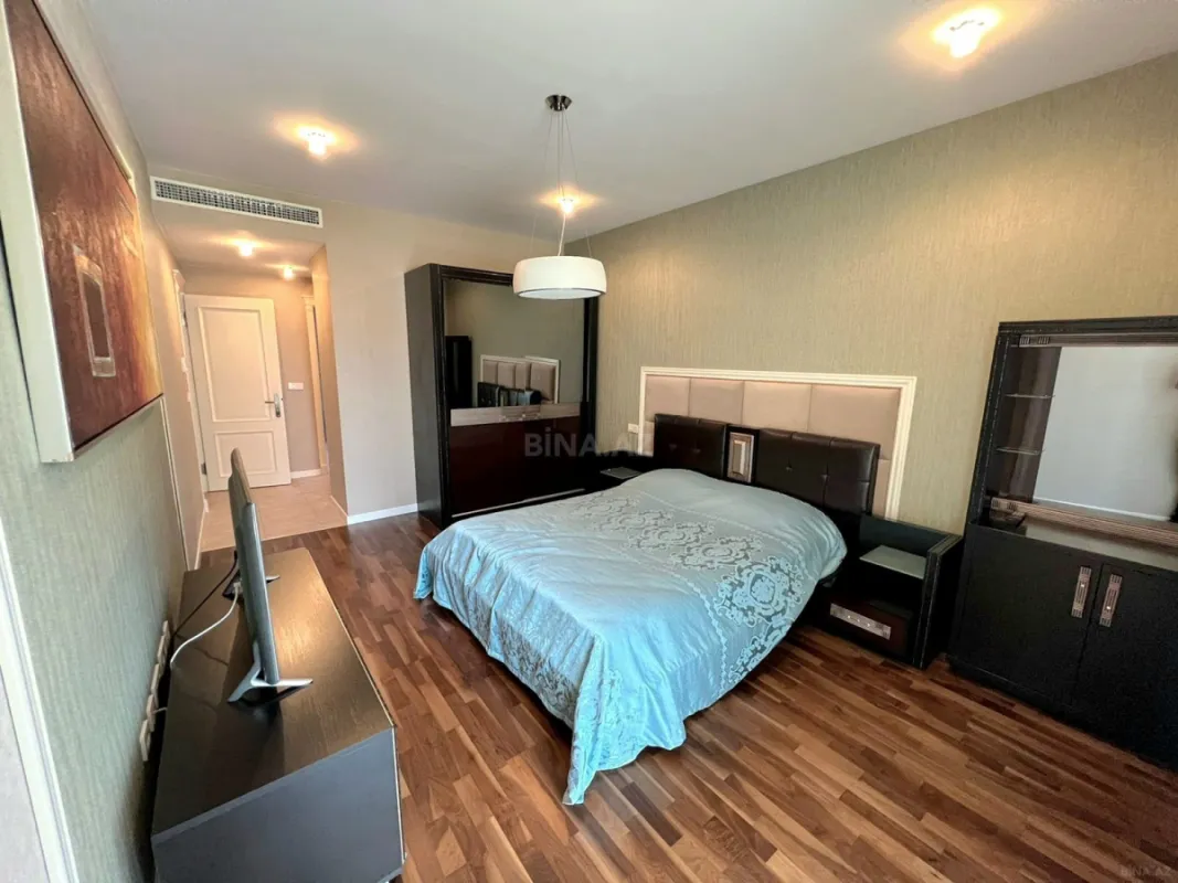 Kirayə verilir 3 otaqlı mənzil 150 m²