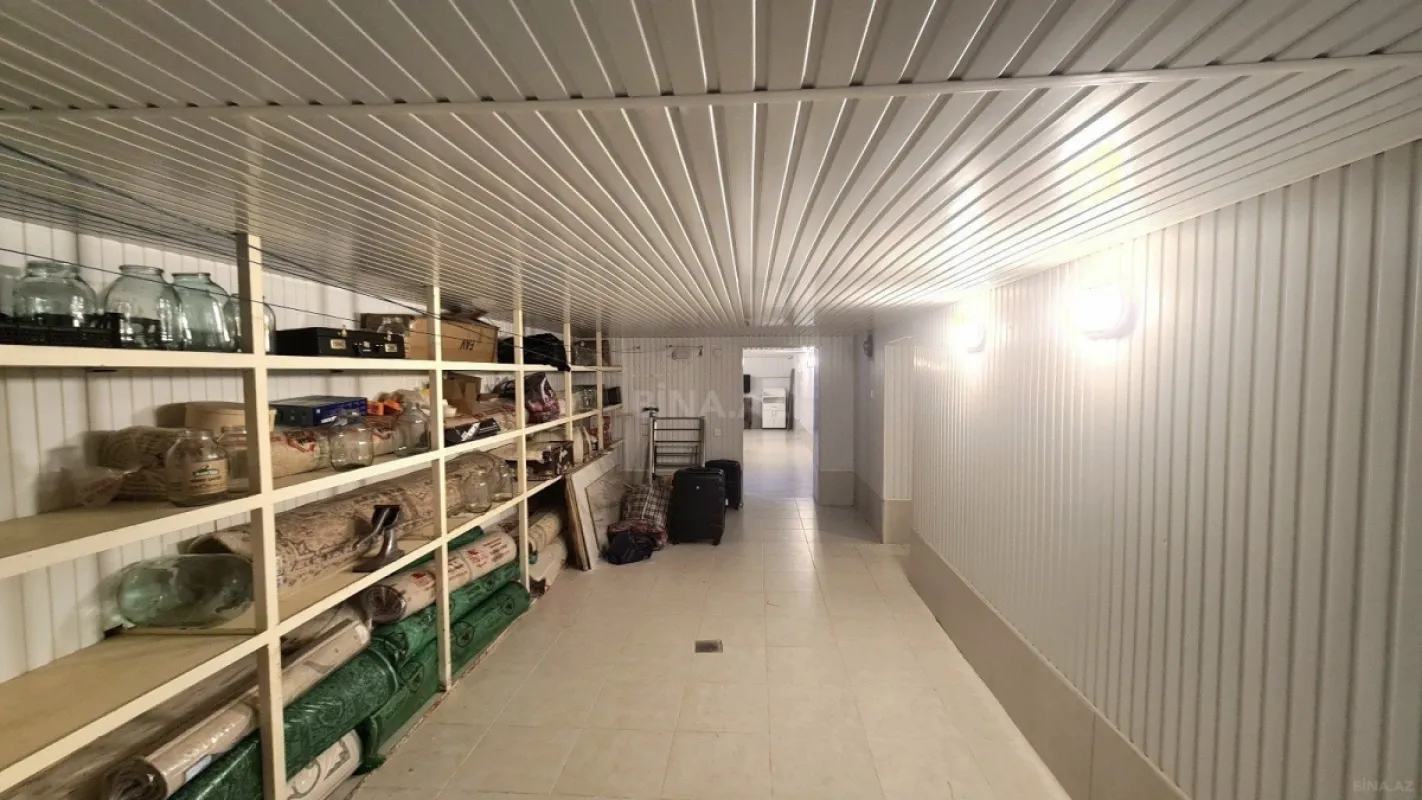 Satılır 5 otaqlı mənzil 200 m²