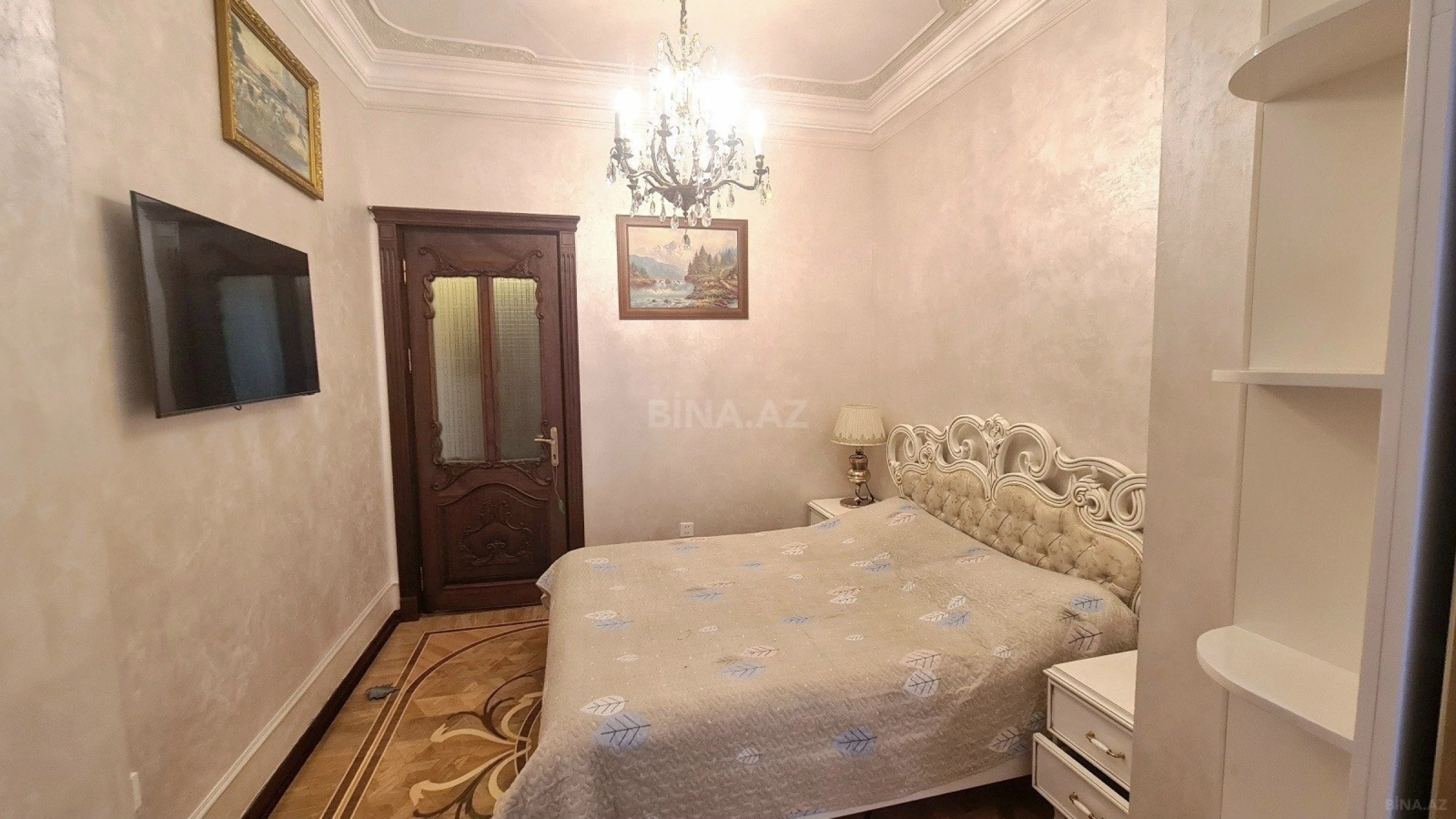 Satılır 5 otaqlı mənzil 200 m²