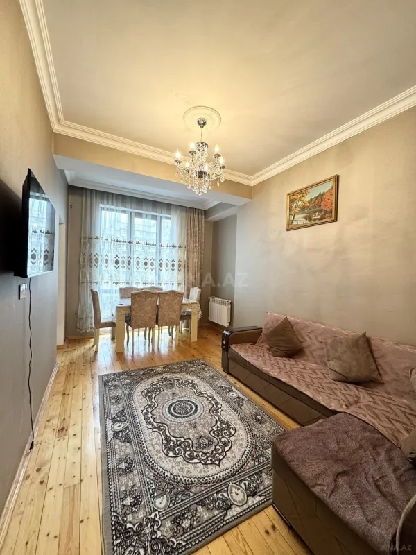 Kirayə verilir 2 otaqlı mənzil 90 m²
