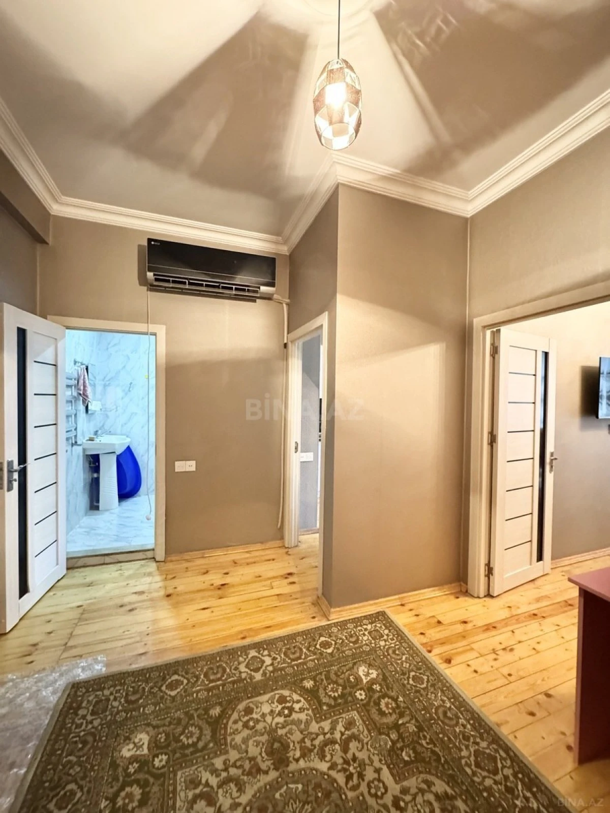 Kirayə verilir 2 otaqlı mənzil 90 m²