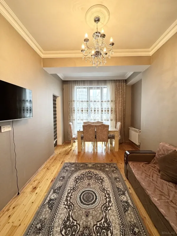 Kirayə verilir 2 otaqlı mənzil 90 m²
