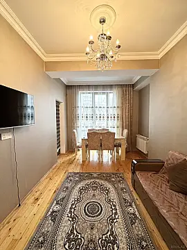 Kirayə verilir 2 otaqlı mənzil 90 m²