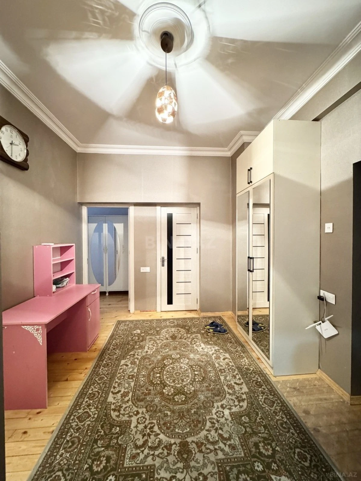 Kirayə verilir 2 otaqlı mənzil 90 m²