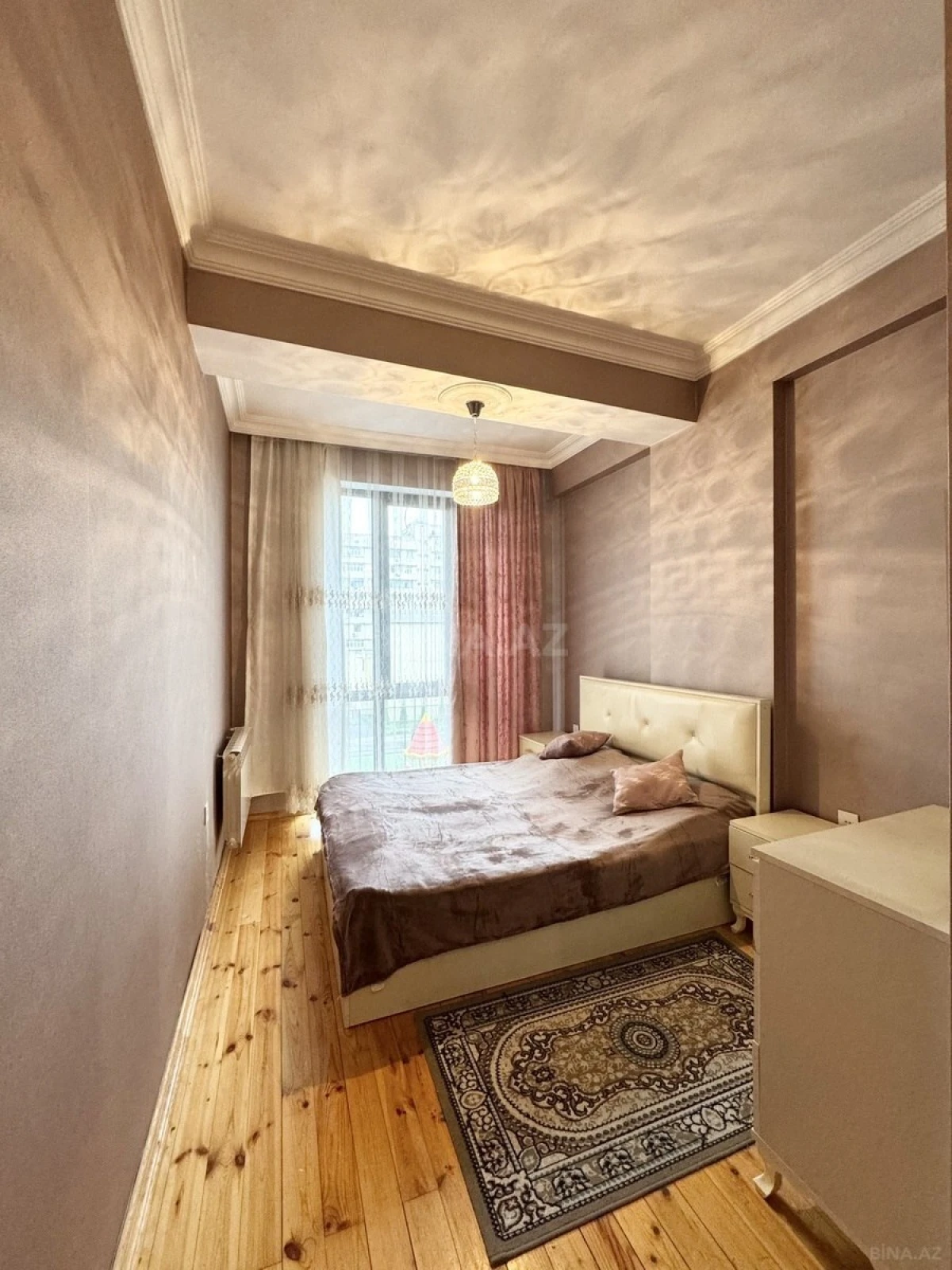 Kirayə verilir 2 otaqlı mənzil 90 m²