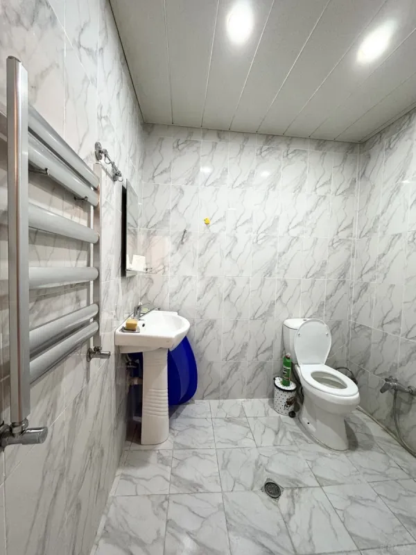 Kirayə verilir 2 otaqlı mənzil 90 m²