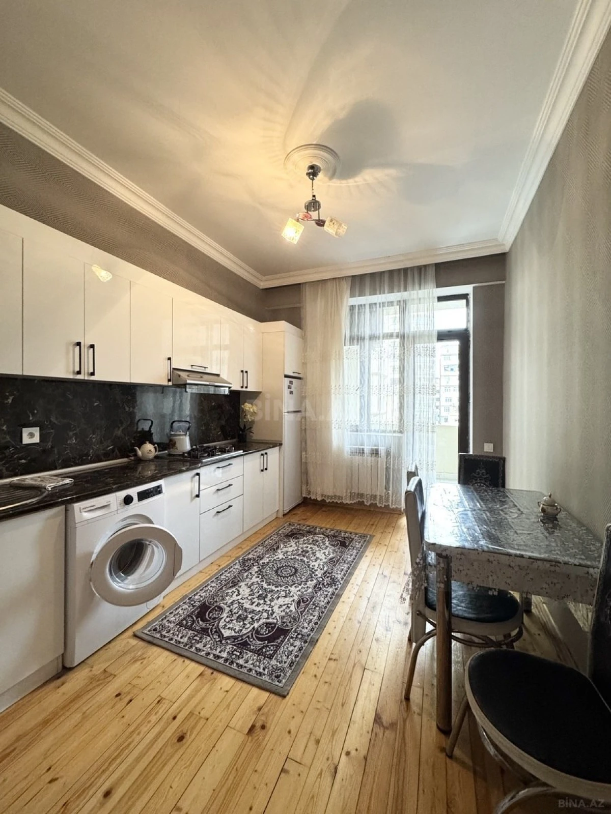 Kirayə verilir 2 otaqlı mənzil 90 m²