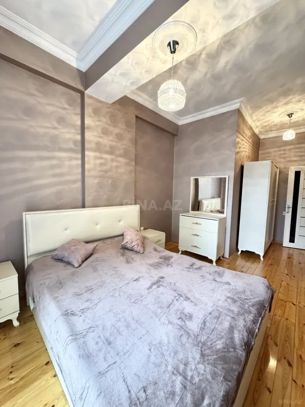 Kirayə verilir 2 otaqlı mənzil 90 m²