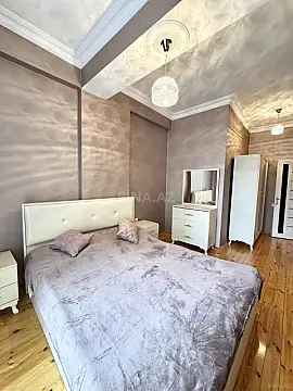 Kirayə verilir 2 otaqlı mənzil 90 m²
