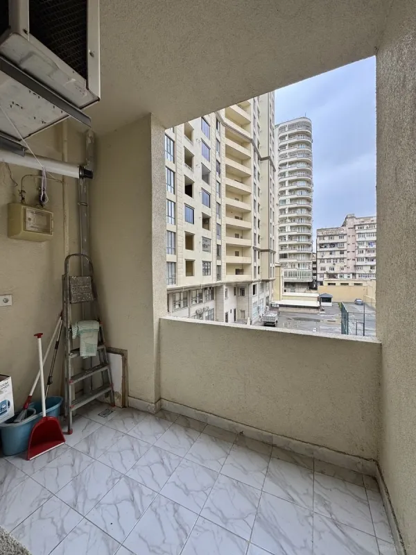 Kirayə verilir 2 otaqlı mənzil 90 m²