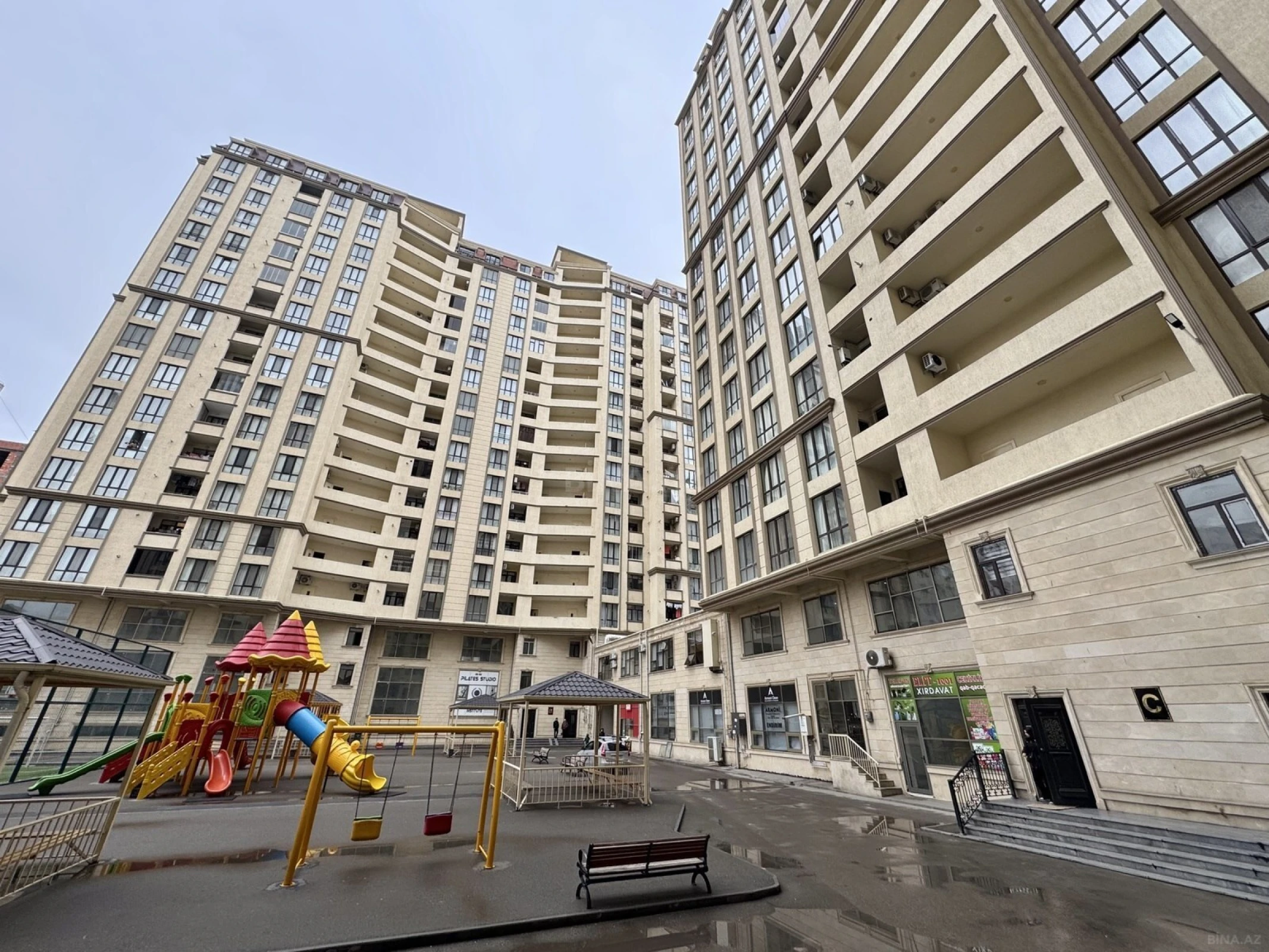 Kirayə verilir 2 otaqlı mənzil 90 m²