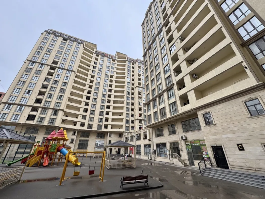 Kirayə verilir 2 otaqlı mənzil 90 m²