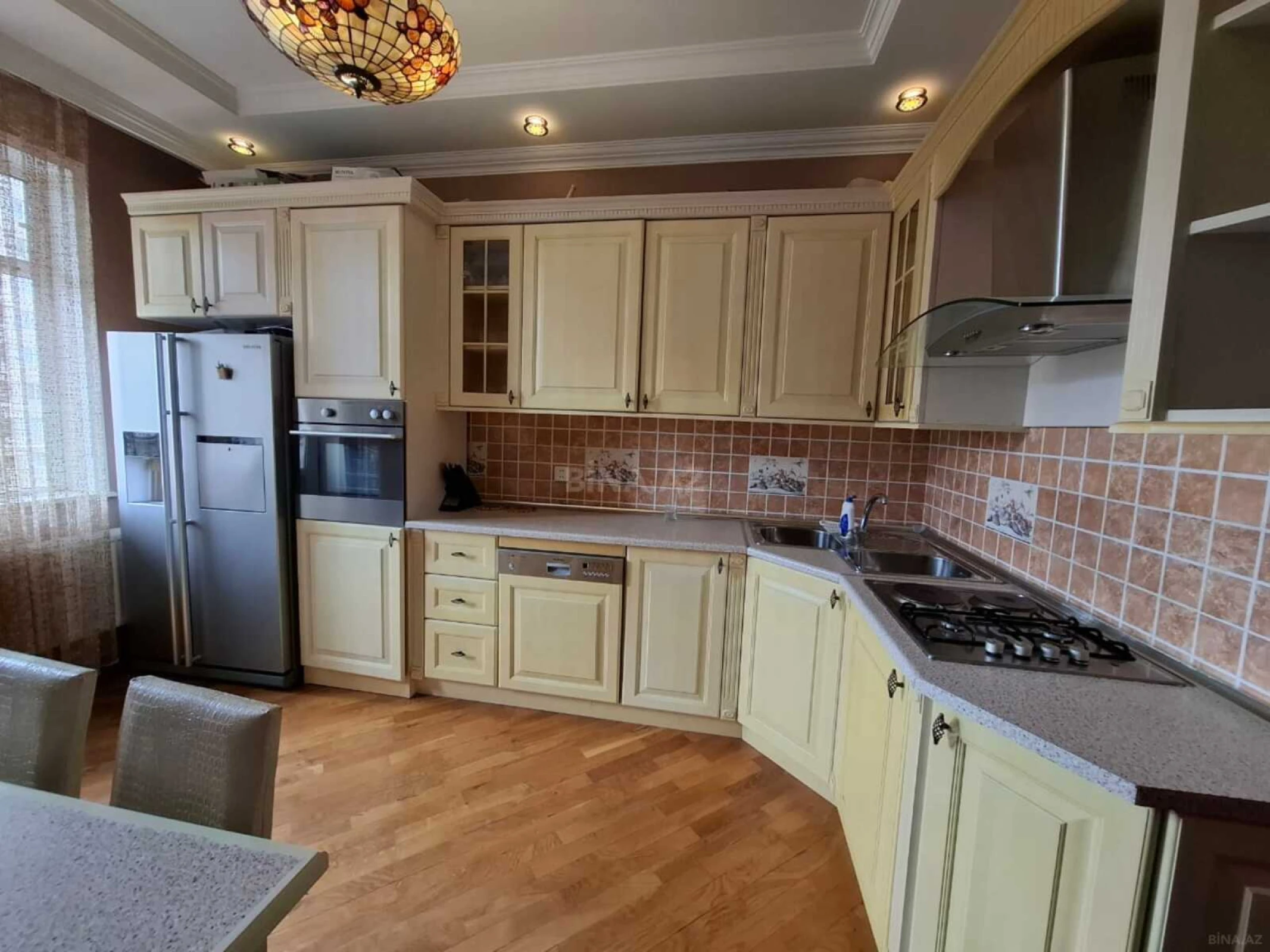 Kirayə verilir 3 otaqlı mənzil 120 m²