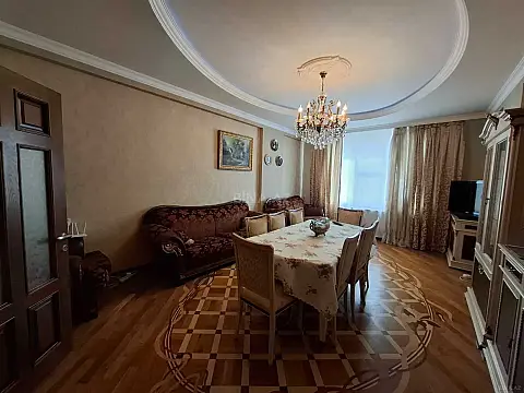 Kirayə verilir 3 otaqlı mənzil 120 m²