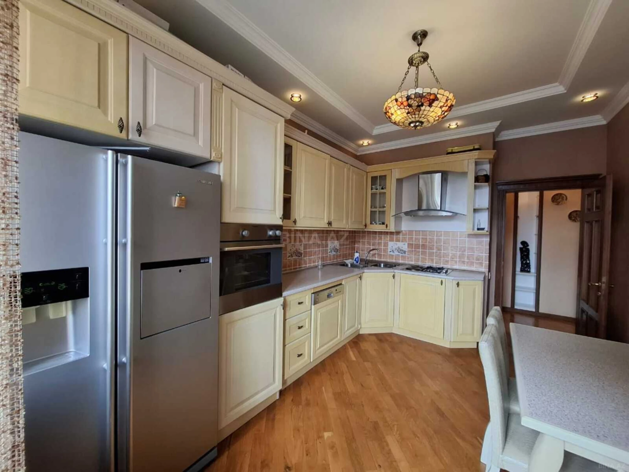 Kirayə verilir 3 otaqlı mənzil 120 m²