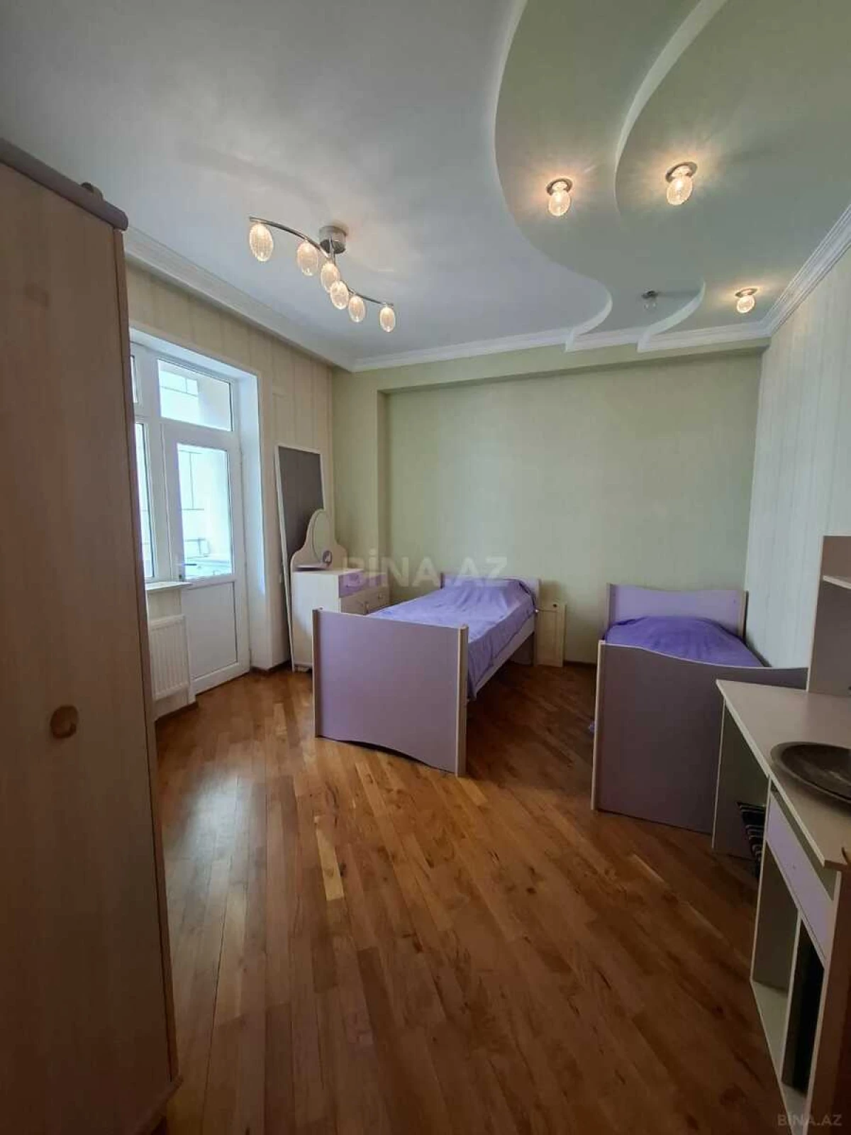 Kirayə verilir 3 otaqlı mənzil 120 m²