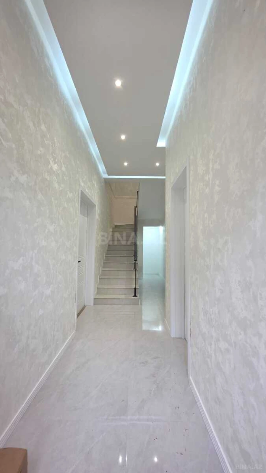 Satılır 6 otaqlı həyət evi 130 m²