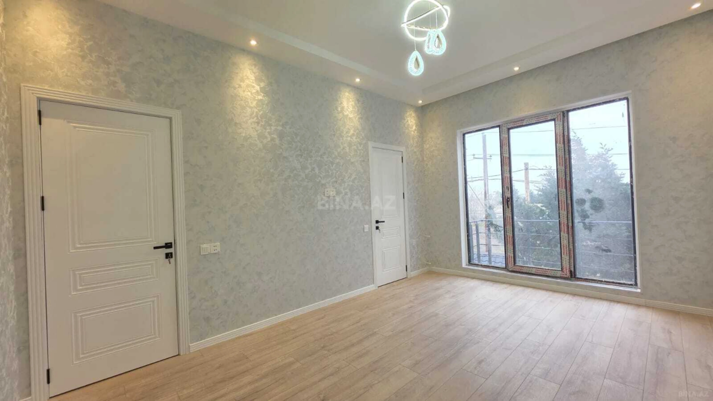 Satılır 6 otaqlı həyət evi 130 m²