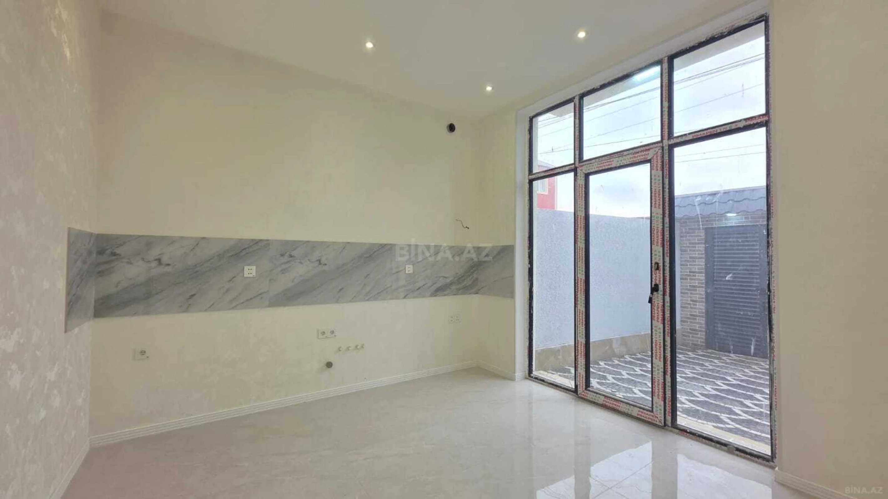 Satılır 6 otaqlı həyət evi 130 m²
