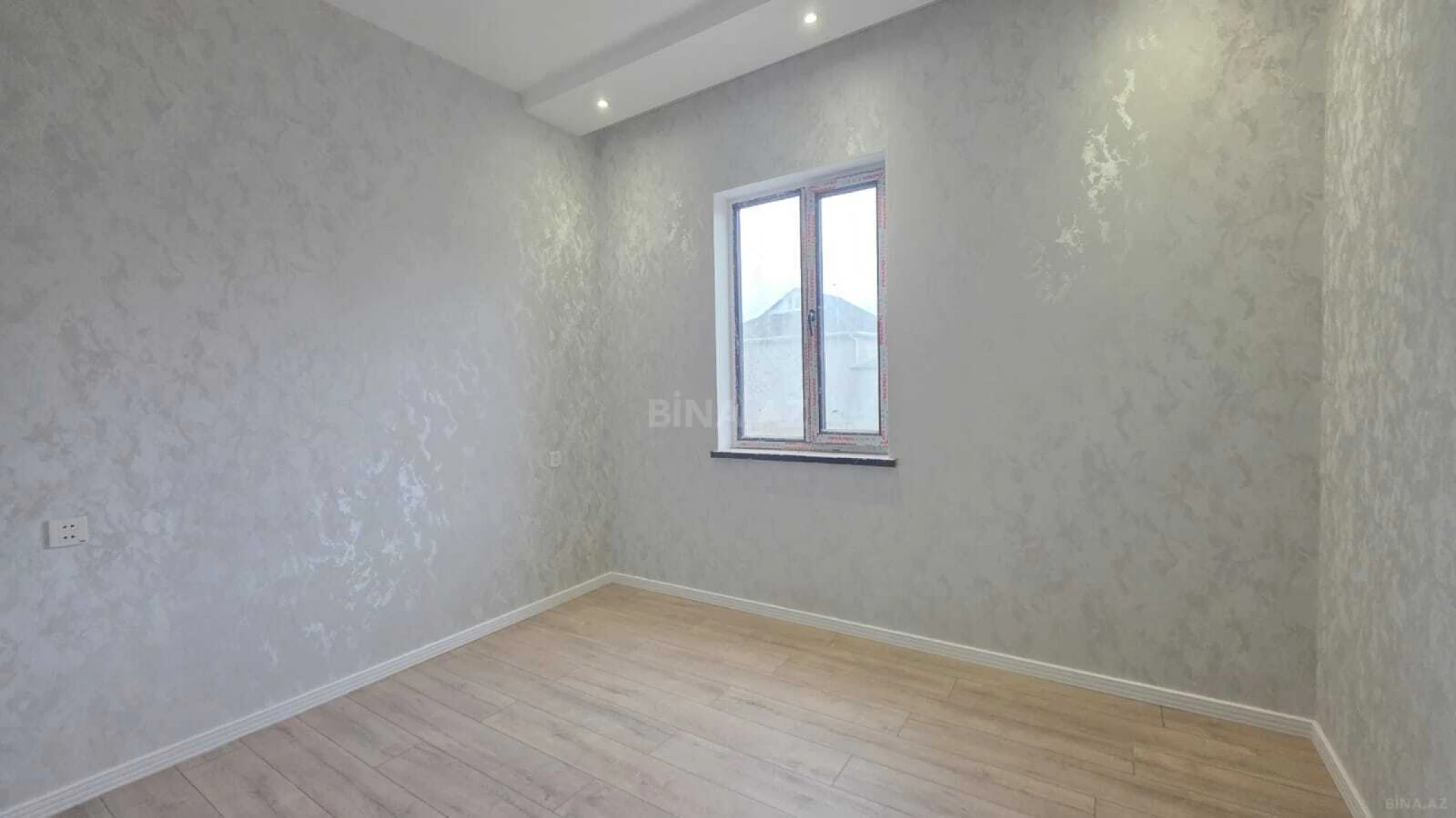 Satılır 6 otaqlı həyət evi 130 m²