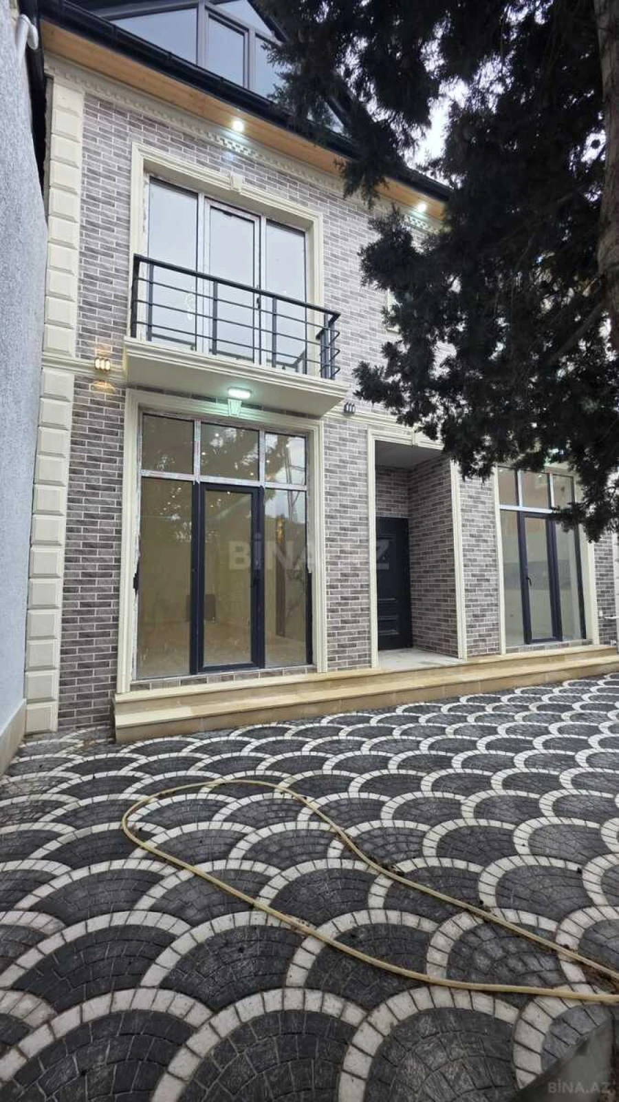 Satılır 6 otaqlı həyət evi 130 m²