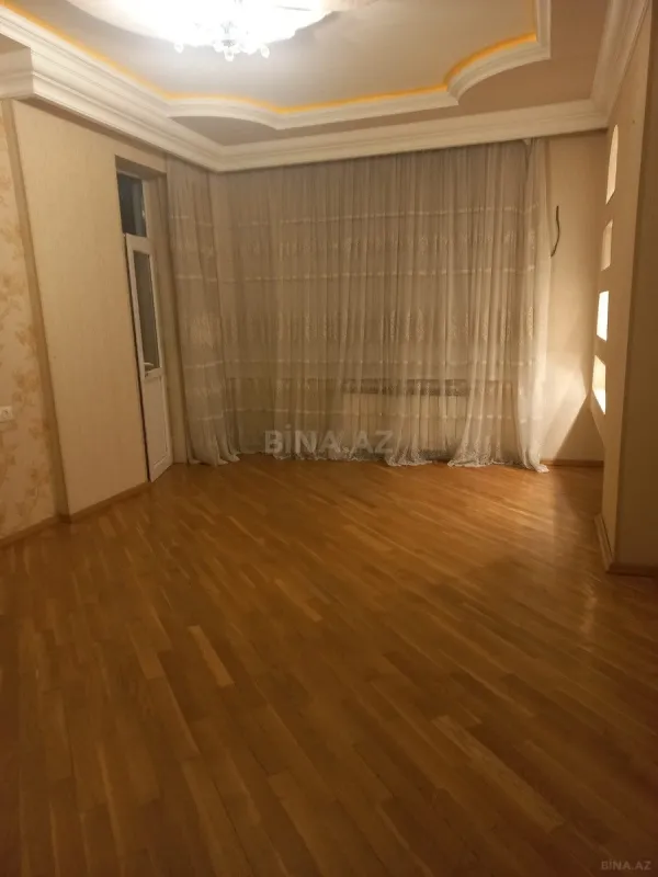 Satılır 3 otaqlı mənzil 110 m²