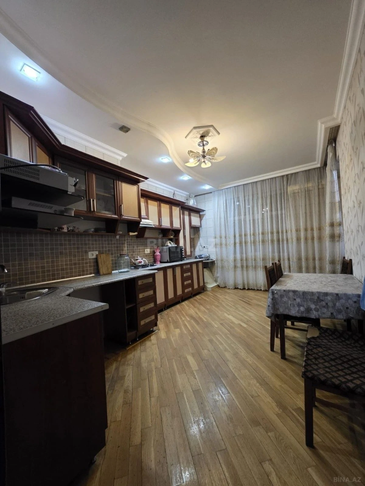 Satılır 3 otaqlı mənzil 110 m²