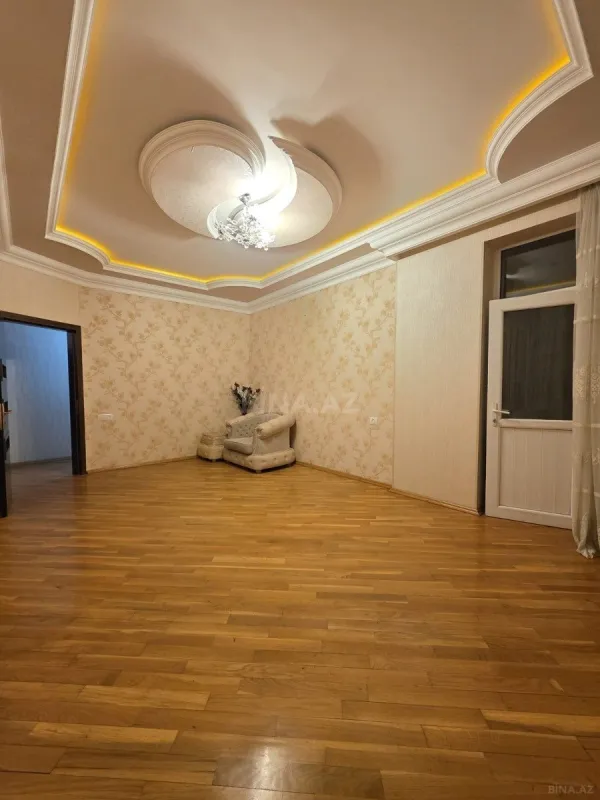 Satılır 3 otaqlı mənzil 110 m²
