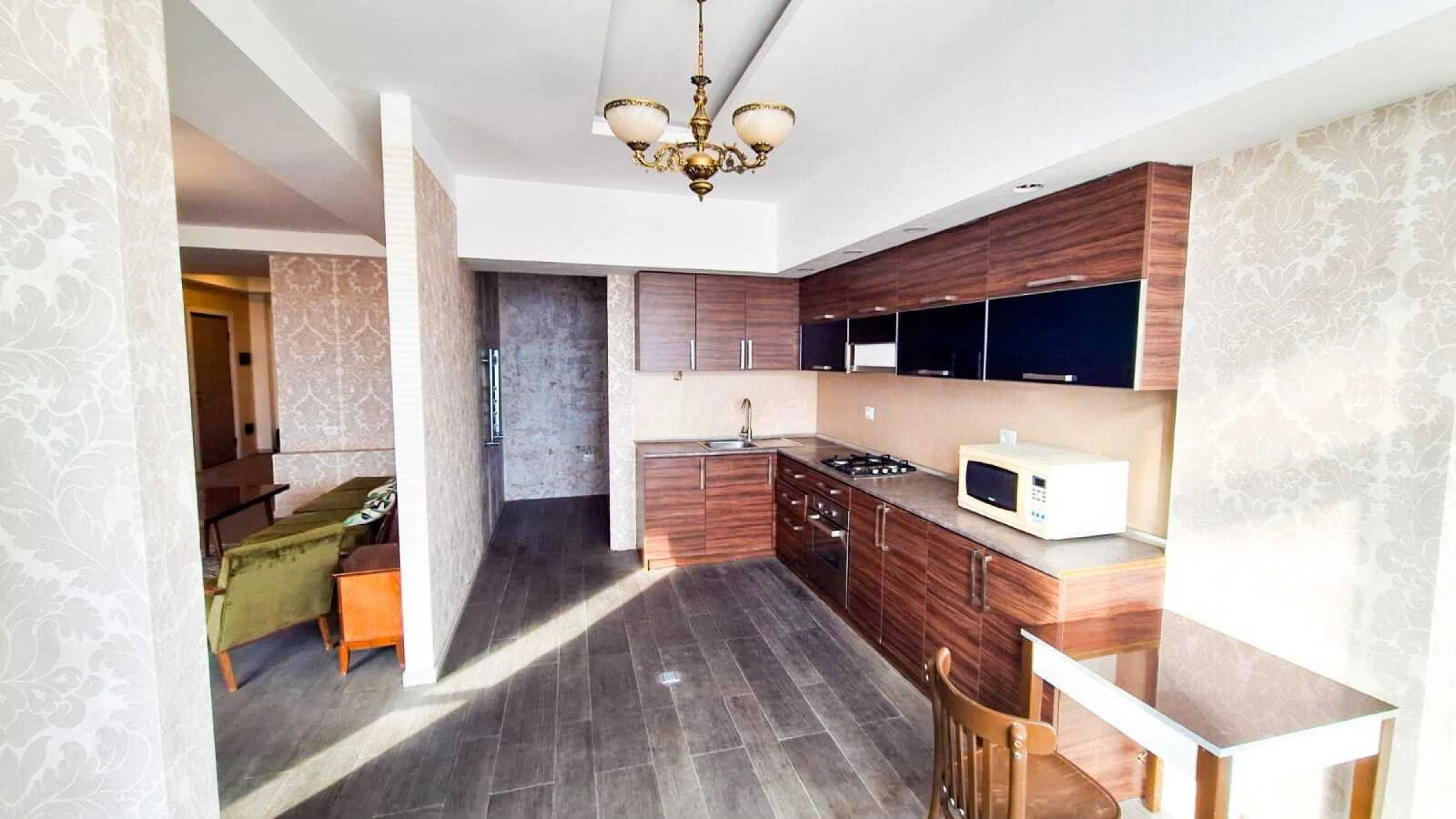 Kirayə verilir 2 otaqlı mənzil 100 m²