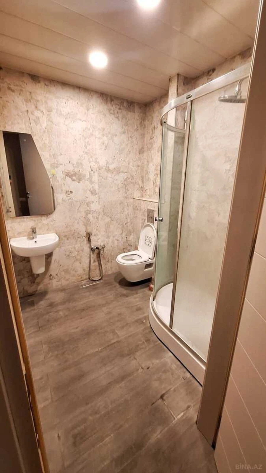 Kirayə verilir 2 otaqlı mənzil 100 m²