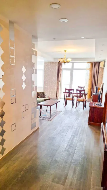 Kirayə verilir 2 otaqlı mənzil 100 m²