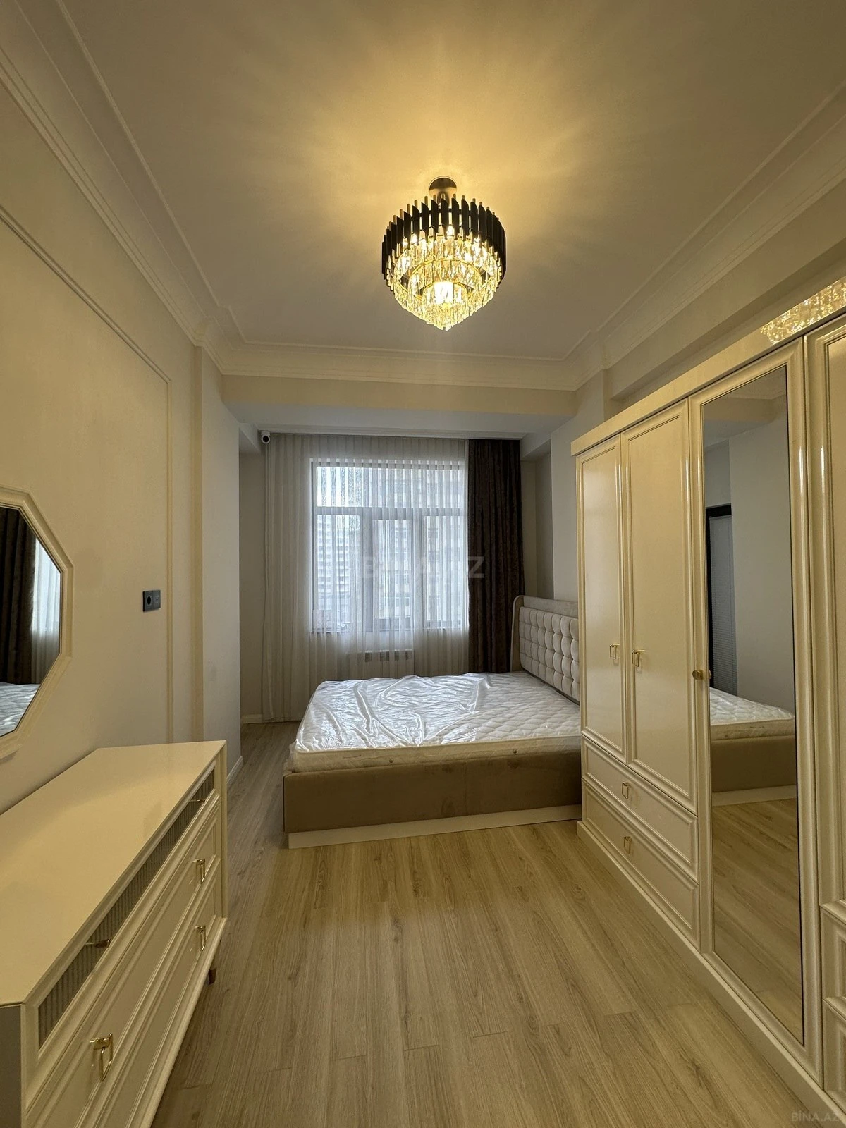 Kirayə verilir 2 otaqlı mənzil 78 m²